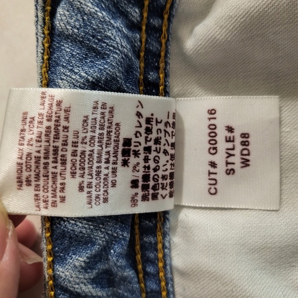 GRAIL Stylish Light Wash Jeans with Embroidery - Picture 8 of 10